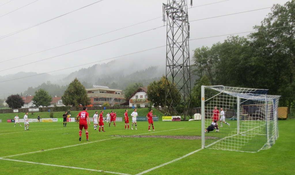 Fussball Lochau gegen Schwarzach 22-09-2012 _28__jpg-1348346967