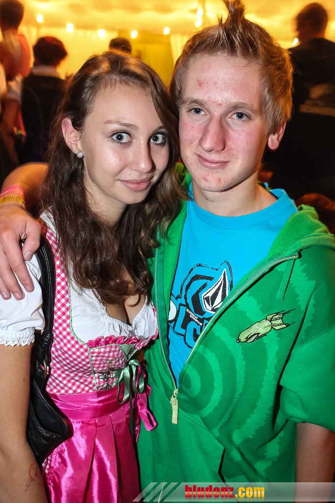 12068582.jpg