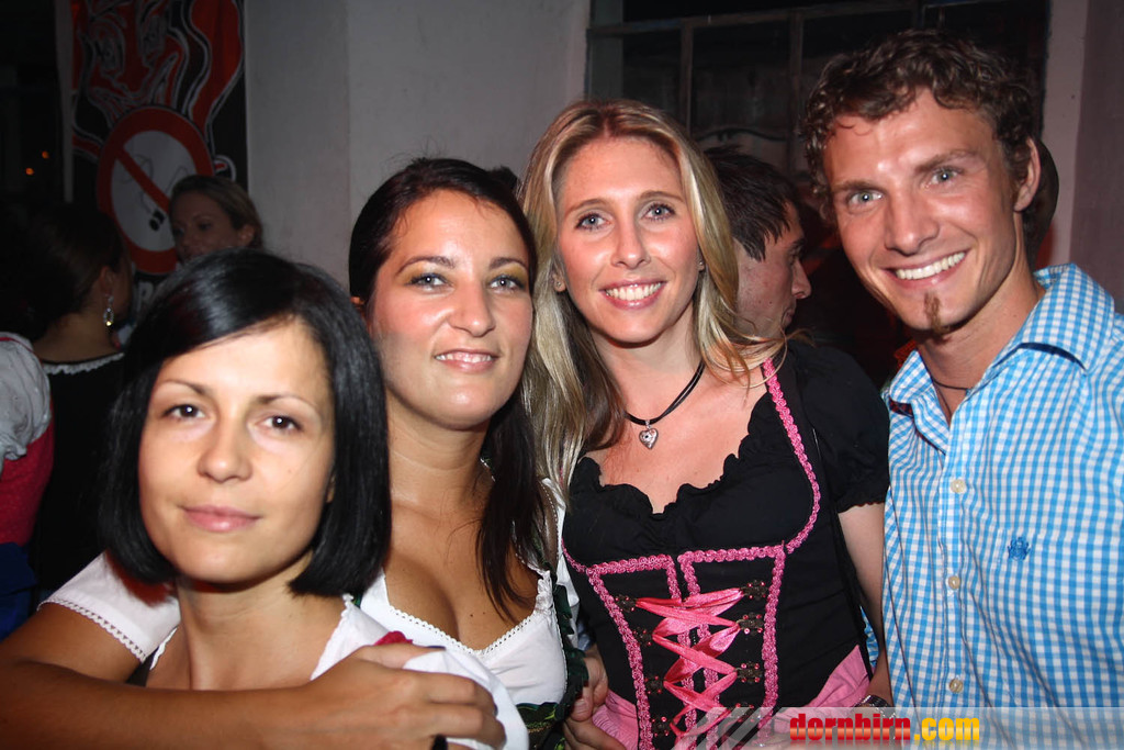 12068700.jpg
