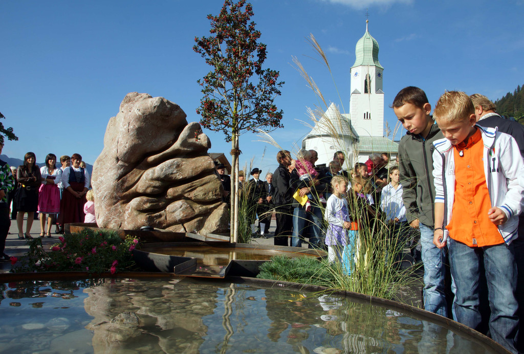 Dorfbrunnen Fontanella _3__JPG-1348407774