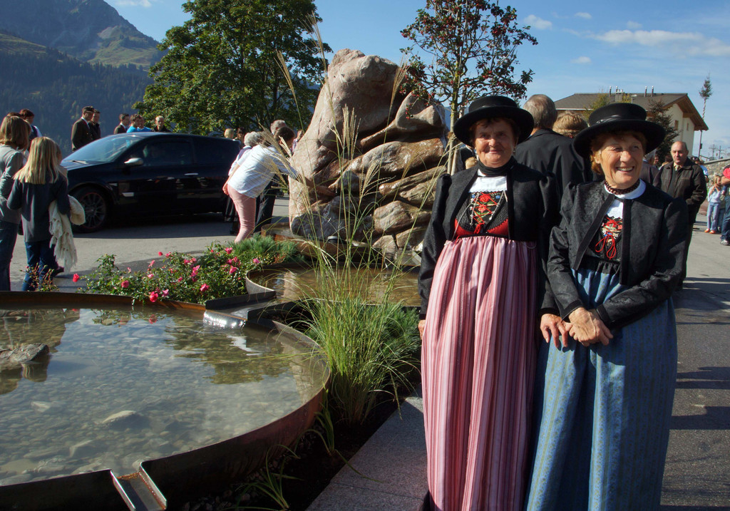 Dorfbrunnen Fontanella _1__JPG-1348407756