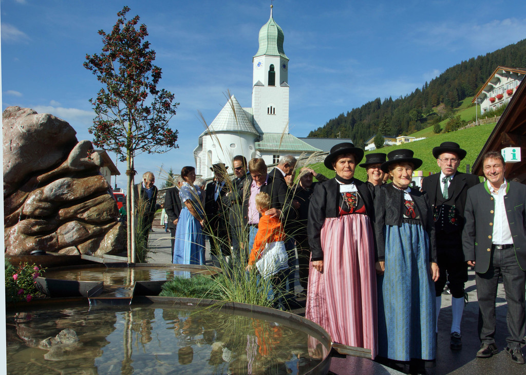 Dorfbrunnen Fontanella _4__JPG-1348407784