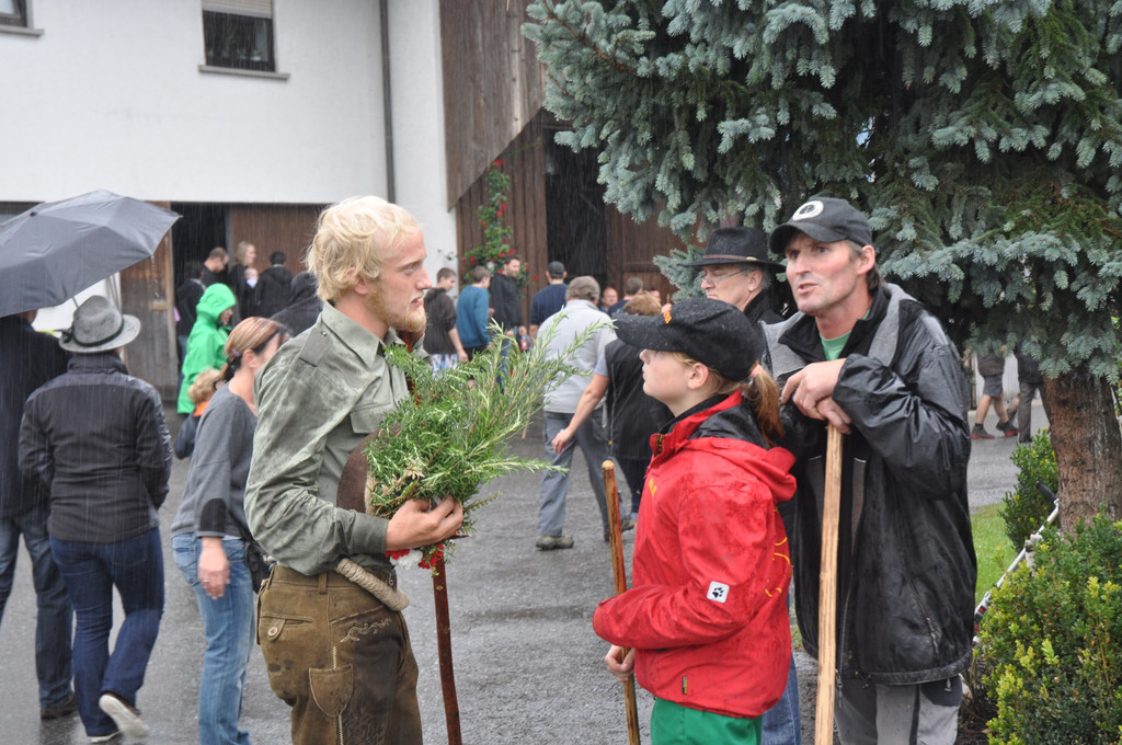 DSC_0012_JPG-1348415600