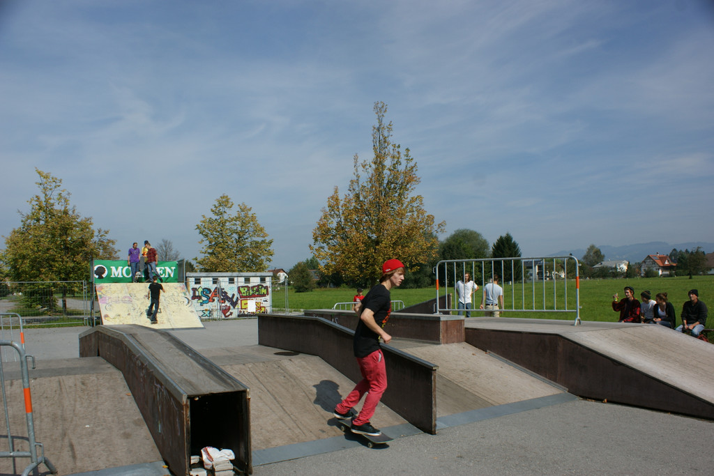 008_JPG-1348497483