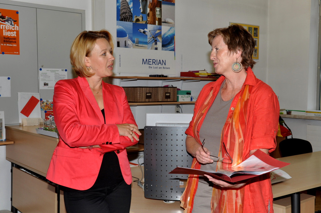 Bibliothek Landesr__tin01.JPG