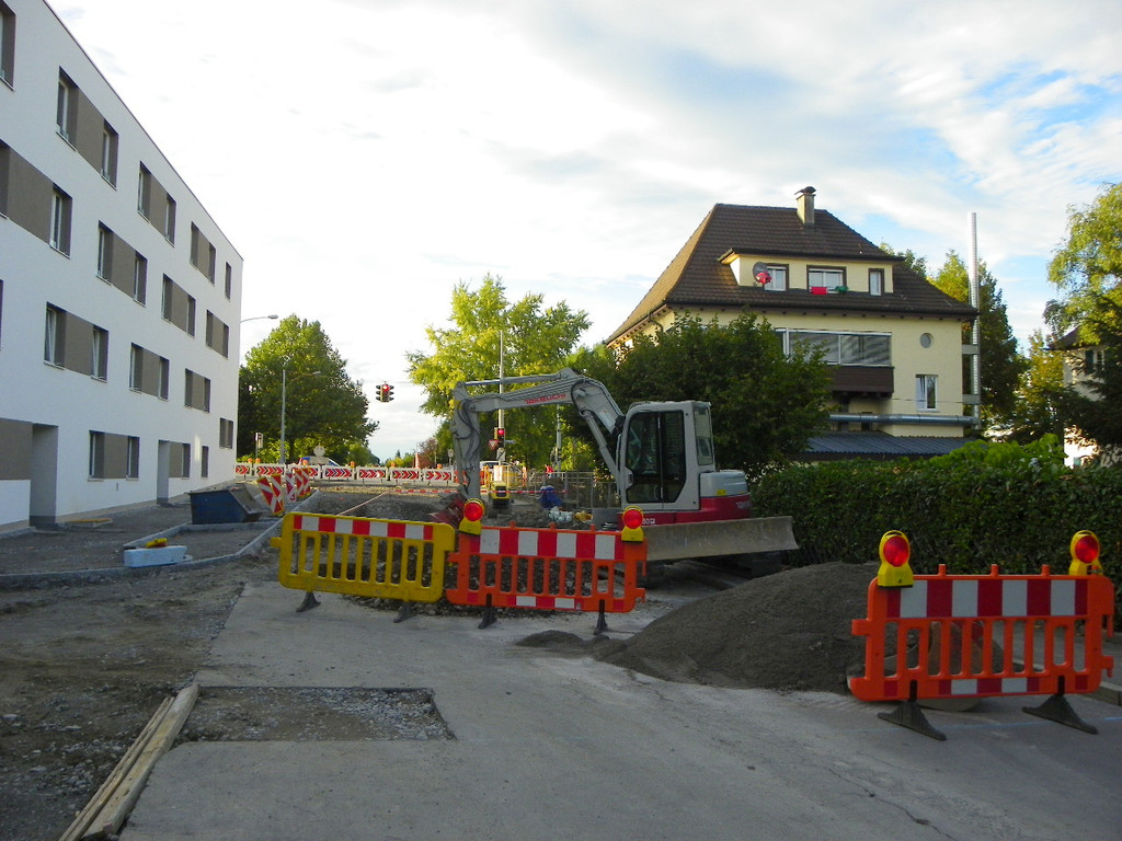 116_2745_JPG-1348607551