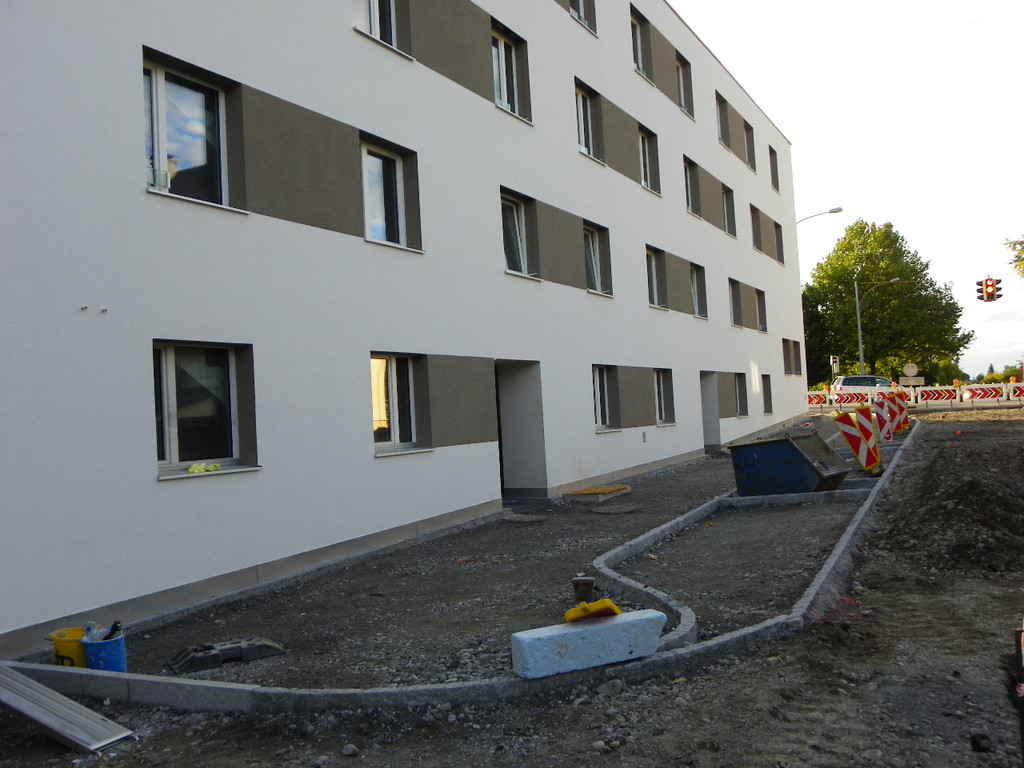 116_2747_JPG-1348607562