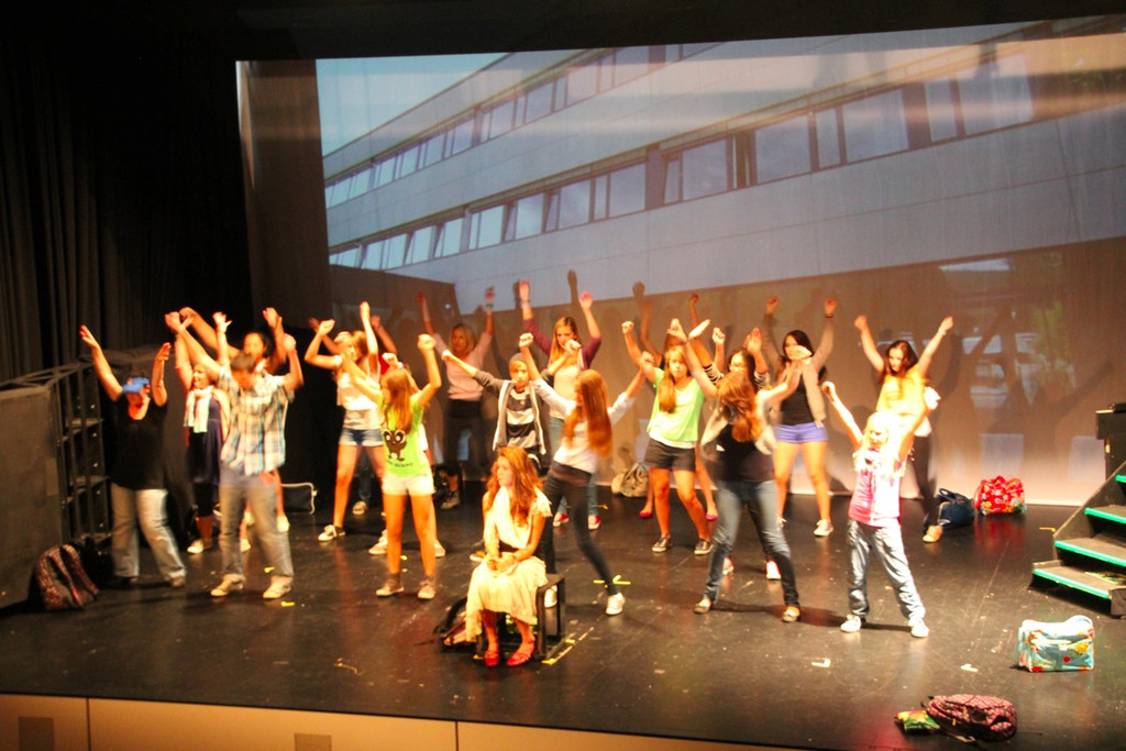 BK_Englischmusical_NoExit 7_jpg-1348774414