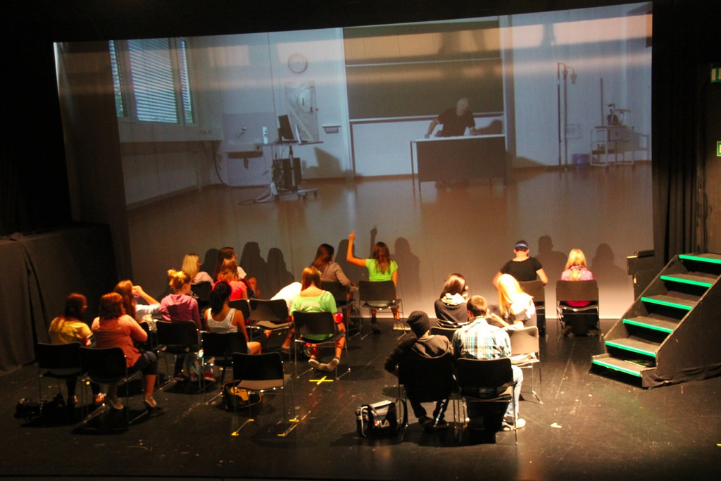 BK_Englischmusical_NoExit 10_jpg-1348774429