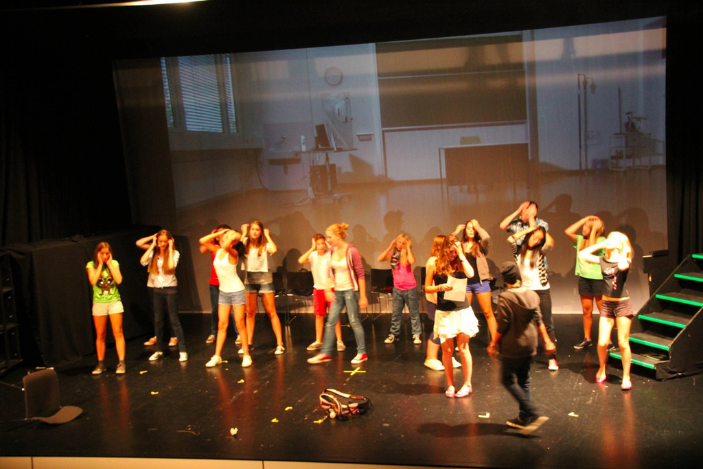 BK_Englischmusical_NoExit 11_jpg-1348774435