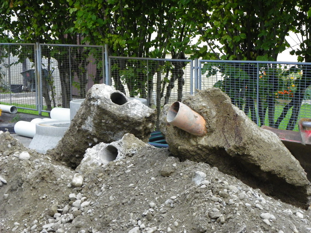 116_2870_JPG-1348780485