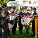 Auf dem Schloßplatz wurden feierlich die Rekruten angelobt.