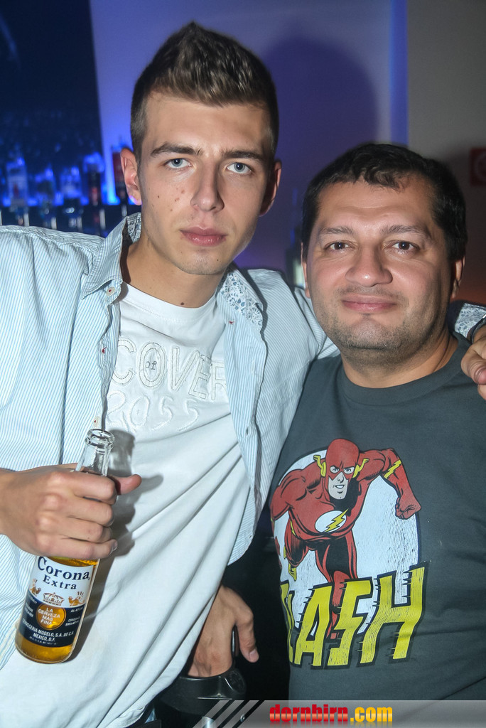 12083413.jpg