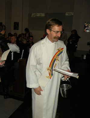 DiakonL8276.JPG