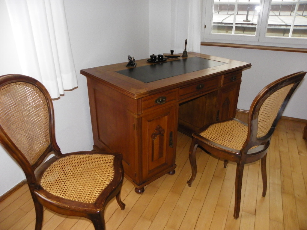 116_3304_JPG-1349129036