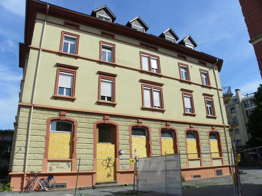 115_1579_JPG-1349133017