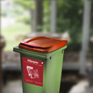 Eigene Papiercontainer vor dem Haus