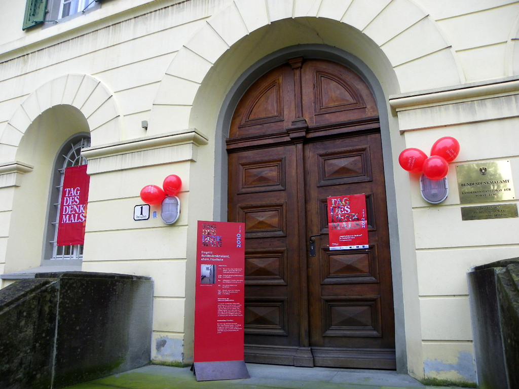 116_3317_JPG-1349306371