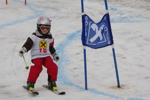 mini-bea_Kinderskirennen 038.jpg