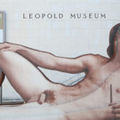 Nackt-Skulptur vor Leopold Museum: "Mr. Big"
