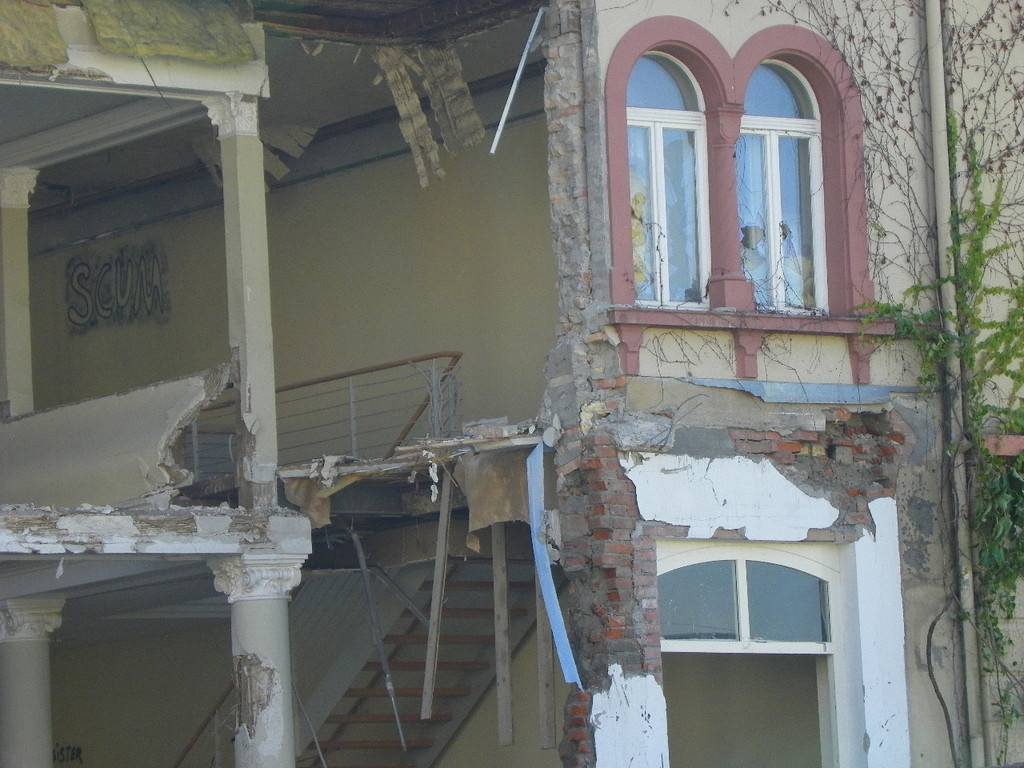 116_2597_JPG-1349472197