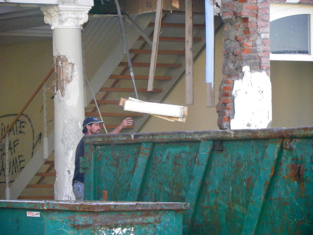 116_2602_JPG-1349472212