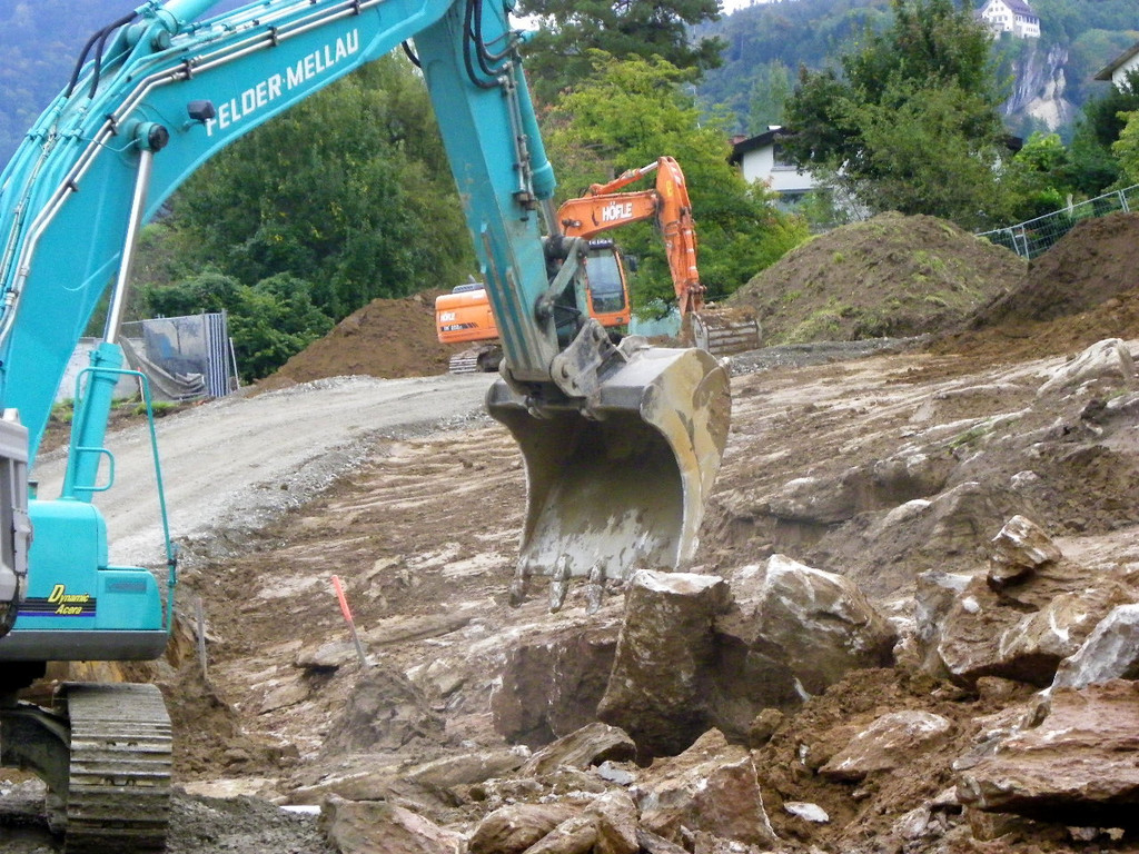 116_4042_JPG-1349473166