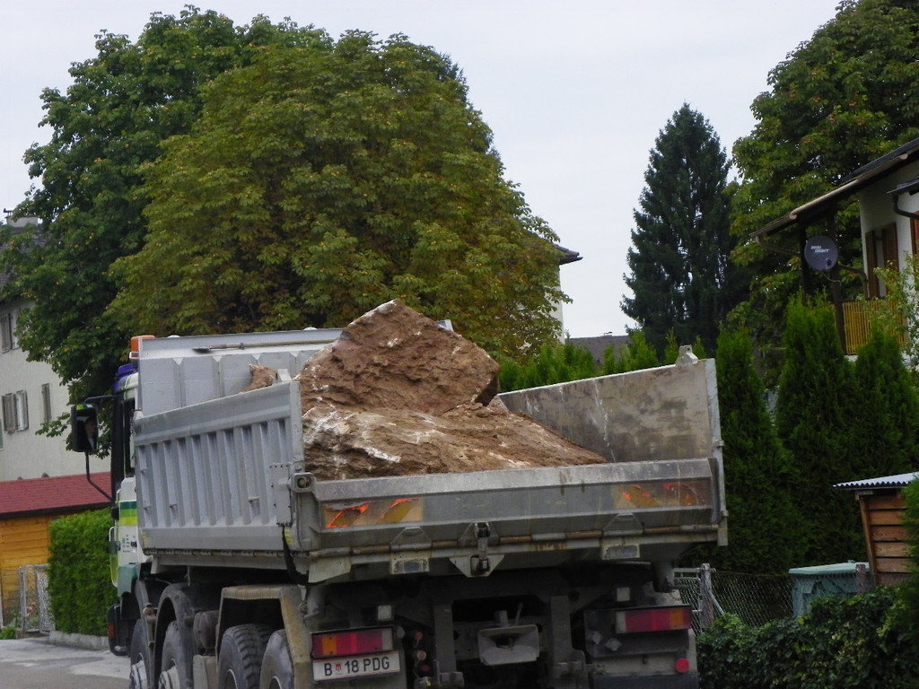 116_4047_JPG-1349473195