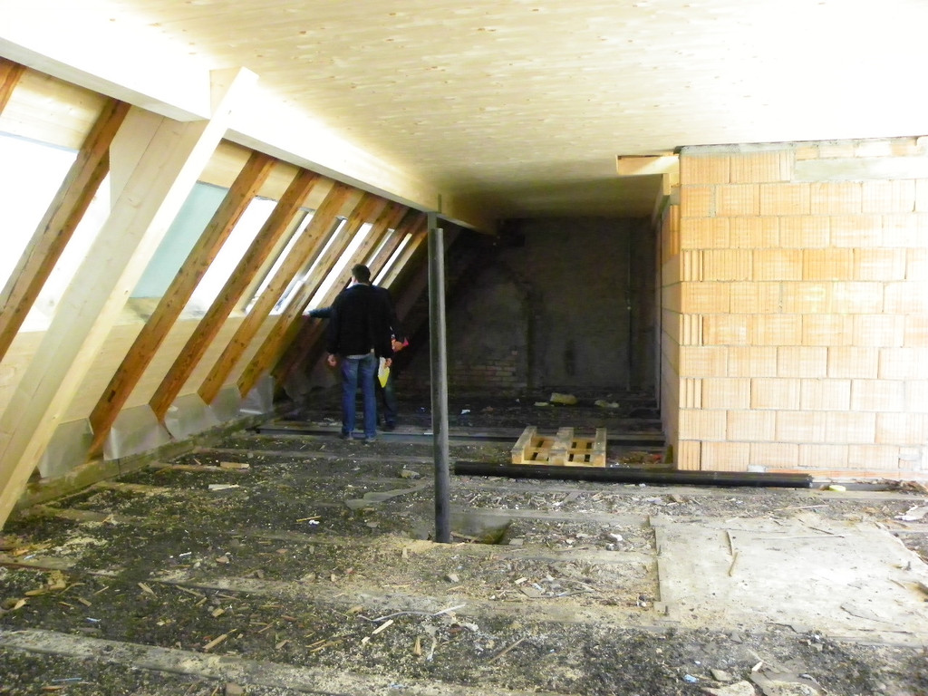 114_2386_JPG-1349564800