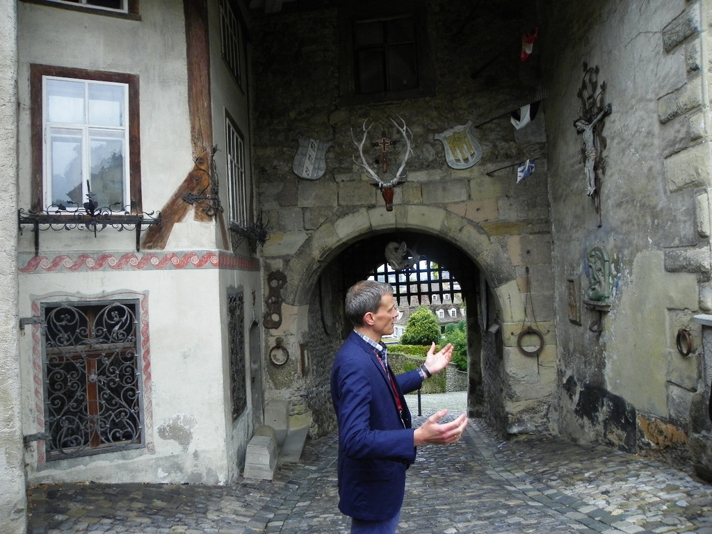 116_3383_JPG-1349565969