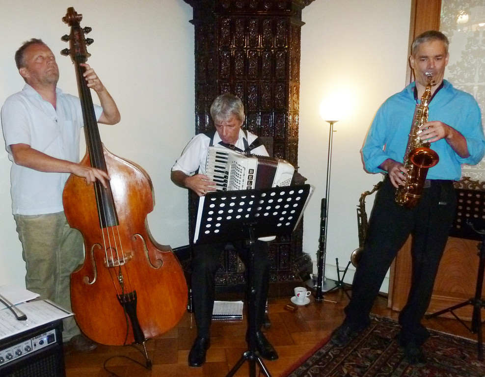 J2aJazz_jpg-1349717754