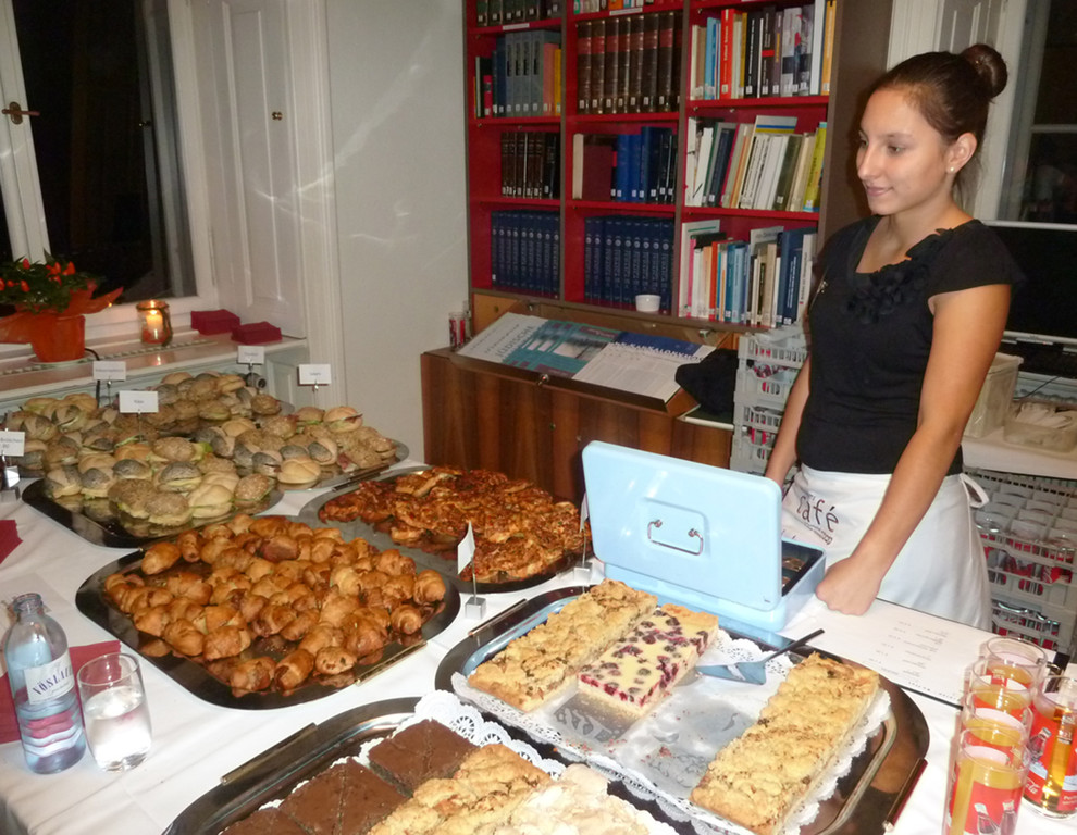 J9Buffet_jpg-1349717921