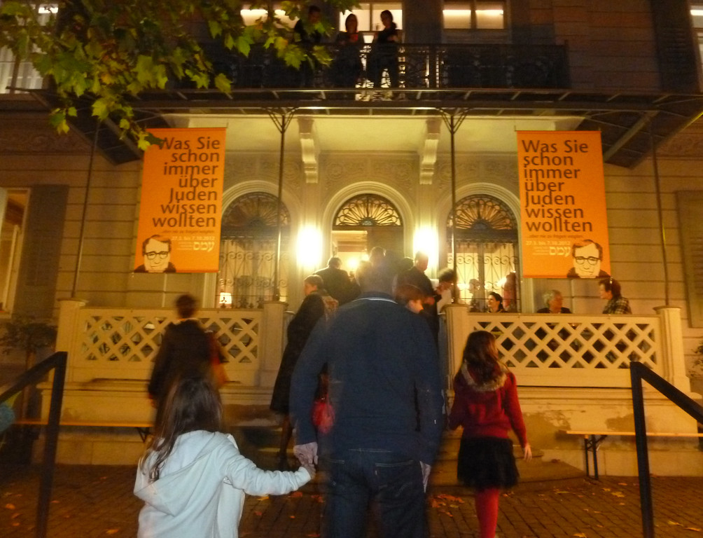 J10aHaus_jpg-1349717934