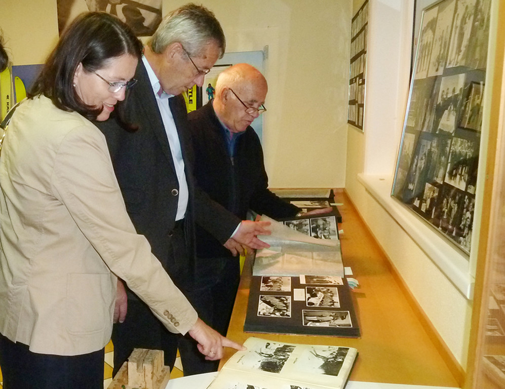 Zeit1_jpg-1349718429