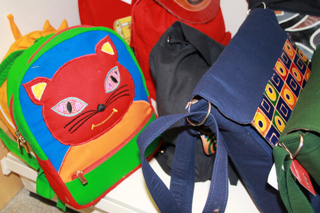 Scheck__bergabe an mellisa und mariami 022.JPG