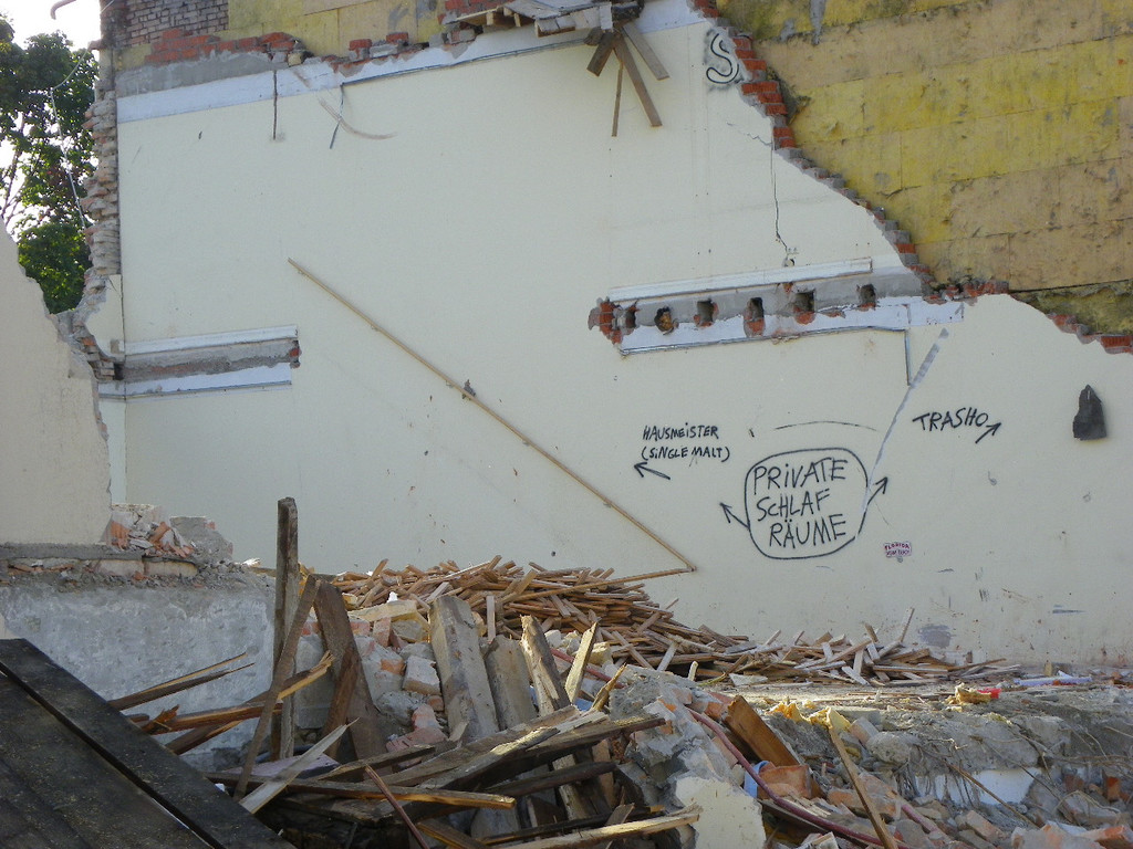 116_4310_JPG-1349997990