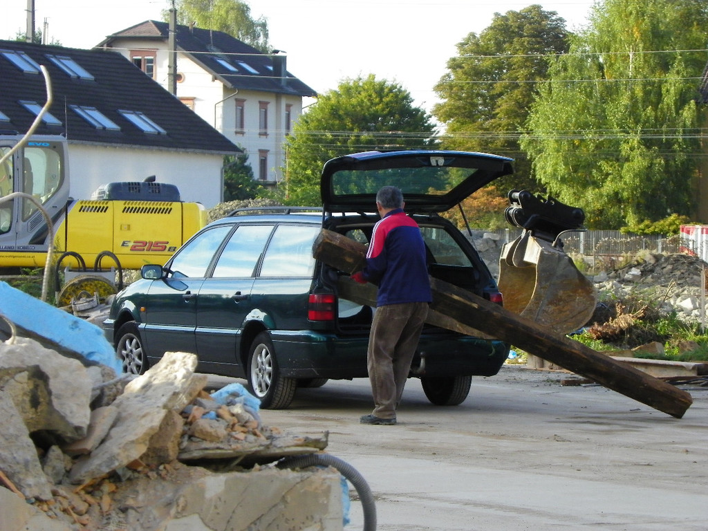 116_4311_JPG-1349997997