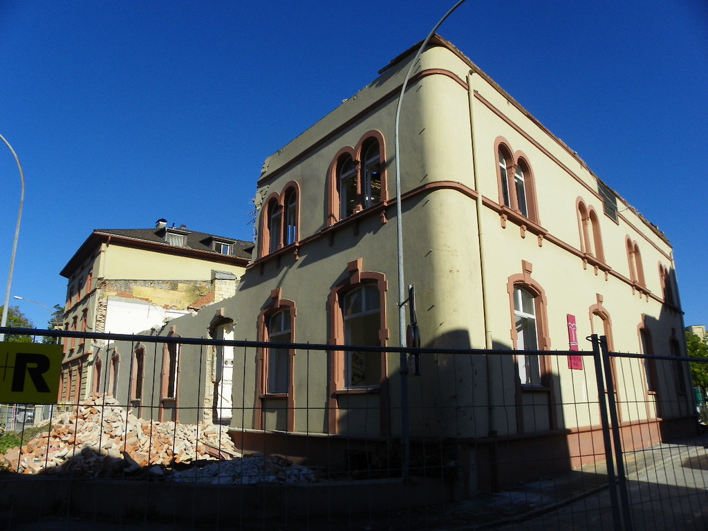 116_4382_JPG-1349998050