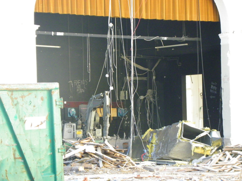 116_4370_JPG-1349998020