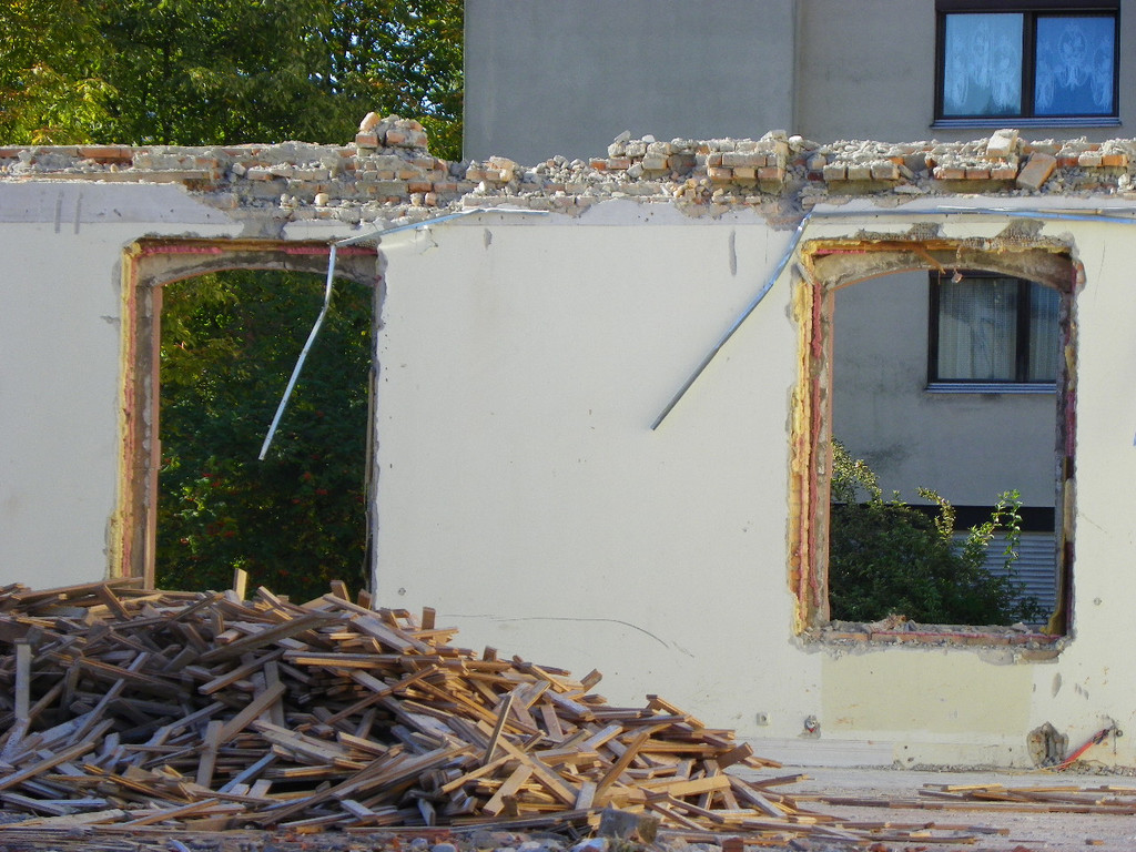 116_4373_JPG-1349998032