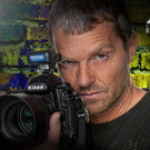 Portraet Manfred Baumann gelber Backround.jpg