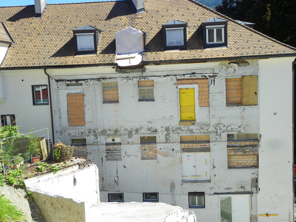 115_5390_JPG-1350599917