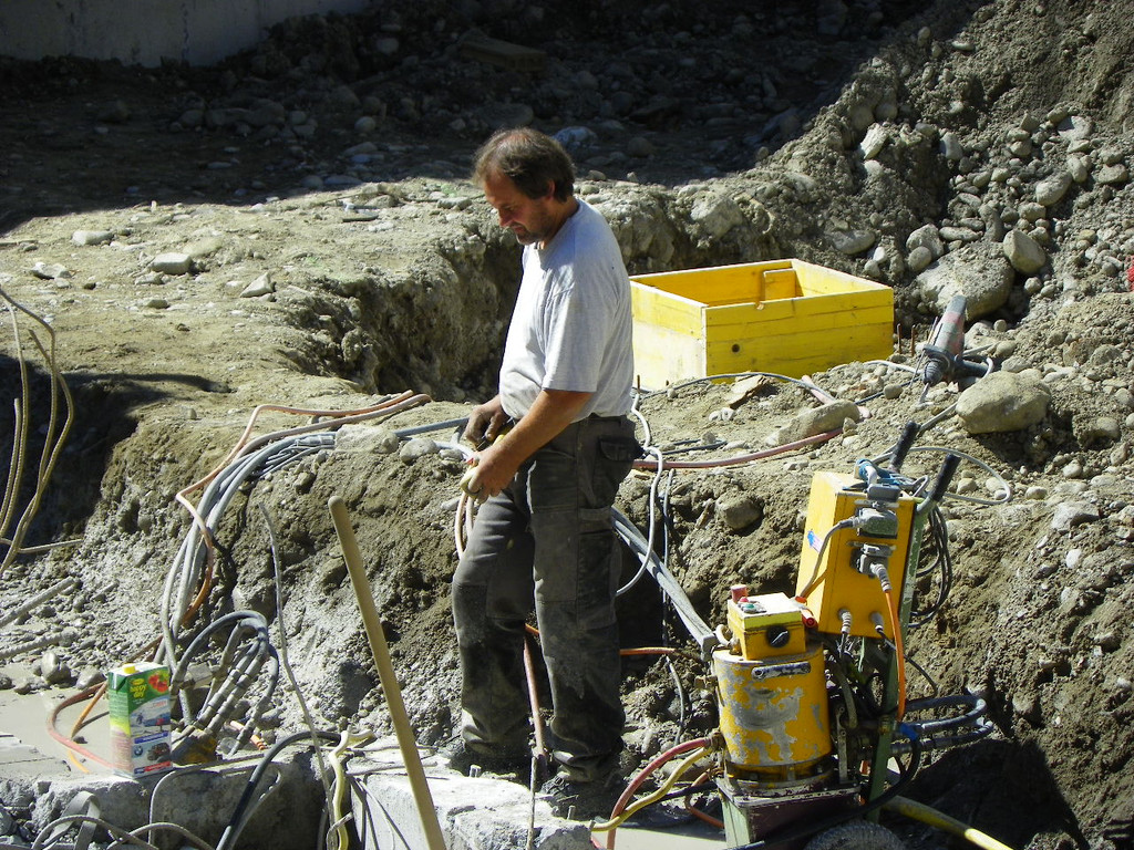 115_5395_JPG-1350599951