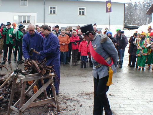 Vize und B__rge beim buscheln - Kaiser sieht zu.JPG
