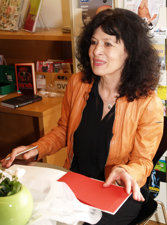 PA194749_jpg-1350948043