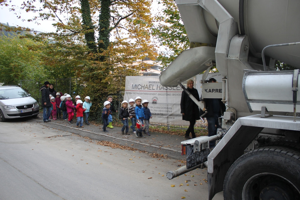 KI Neubau Klausm__hle Besichtigung Kinder 2012 _3__jpg-1351005137
