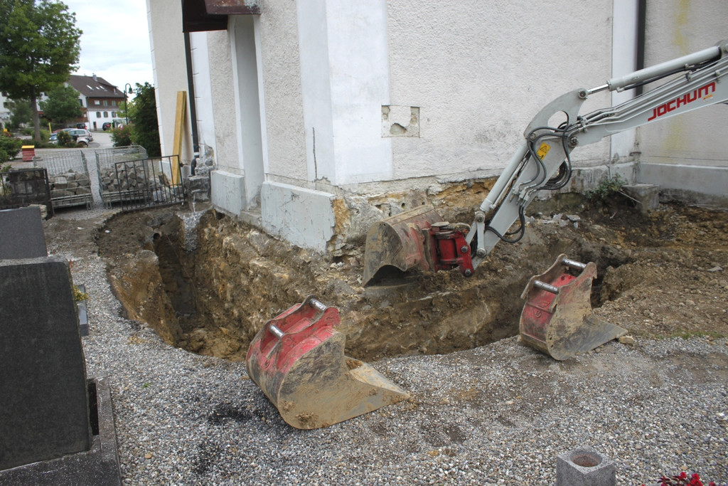 Eichenberg Kirche Beginn Sanierung 2012 _7__jpg-1351075979