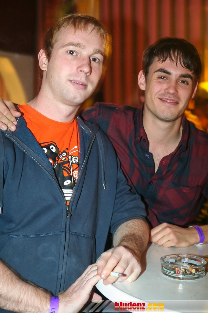 12163481.jpg