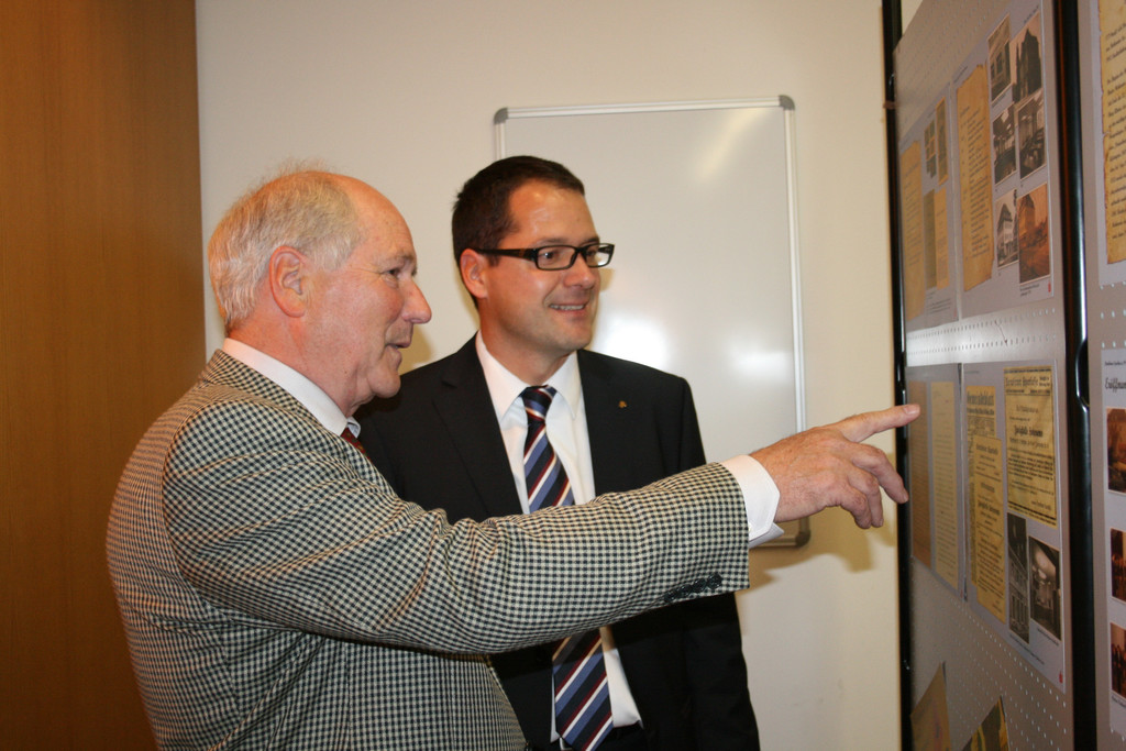 Sparkasse - Zeichnungen _36__JPG-1351420036