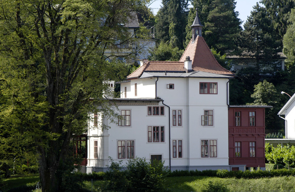 wacker_villa_rueckseite_jpg-1351445038